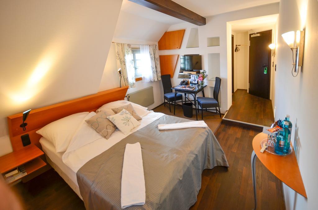 Restaurant & ****Hotel Hoeerhof Idstein Δωμάτιο φωτογραφία
