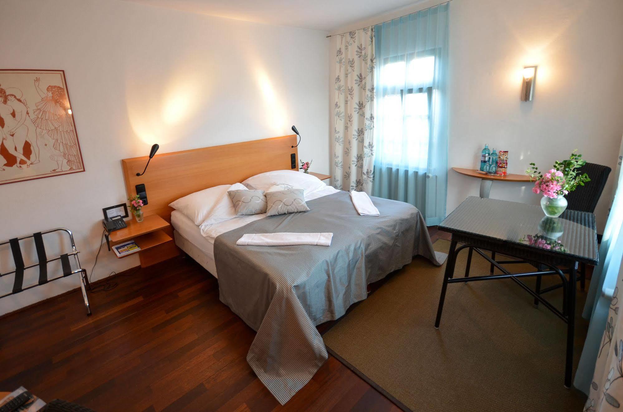 Restaurant & ****Hotel Hoeerhof Idstein Εξωτερικό φωτογραφία